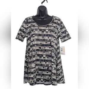 🆕 LuLaRoe Perfect T Patterned Top (XXS)